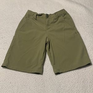 Under Armour Boys Tan Shorts With Adjustable Waist, EUC, Size Youth Medium